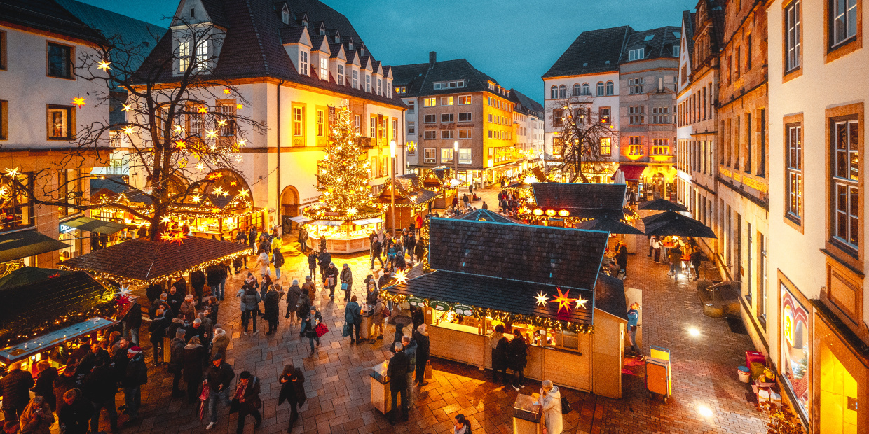 Alte Markt während des Weihnachtsmarkts 2023